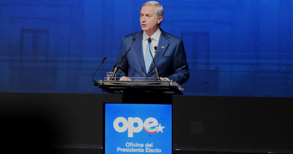 Kast instala su cuartel general para la transición y surgen dudas sobre su financiamiento