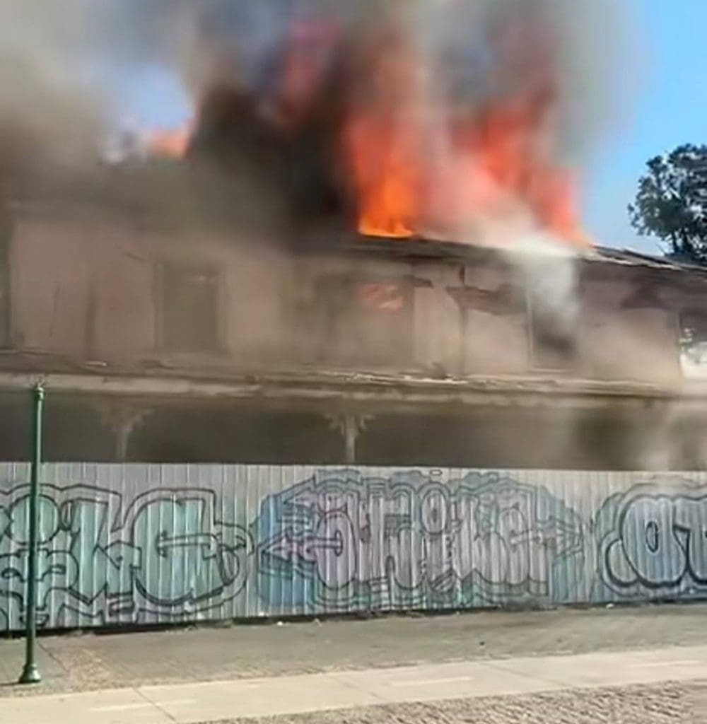Incendio destruye histórica ex estación de ferrocarriles de Peumo, Monumento Nacional en Peumo